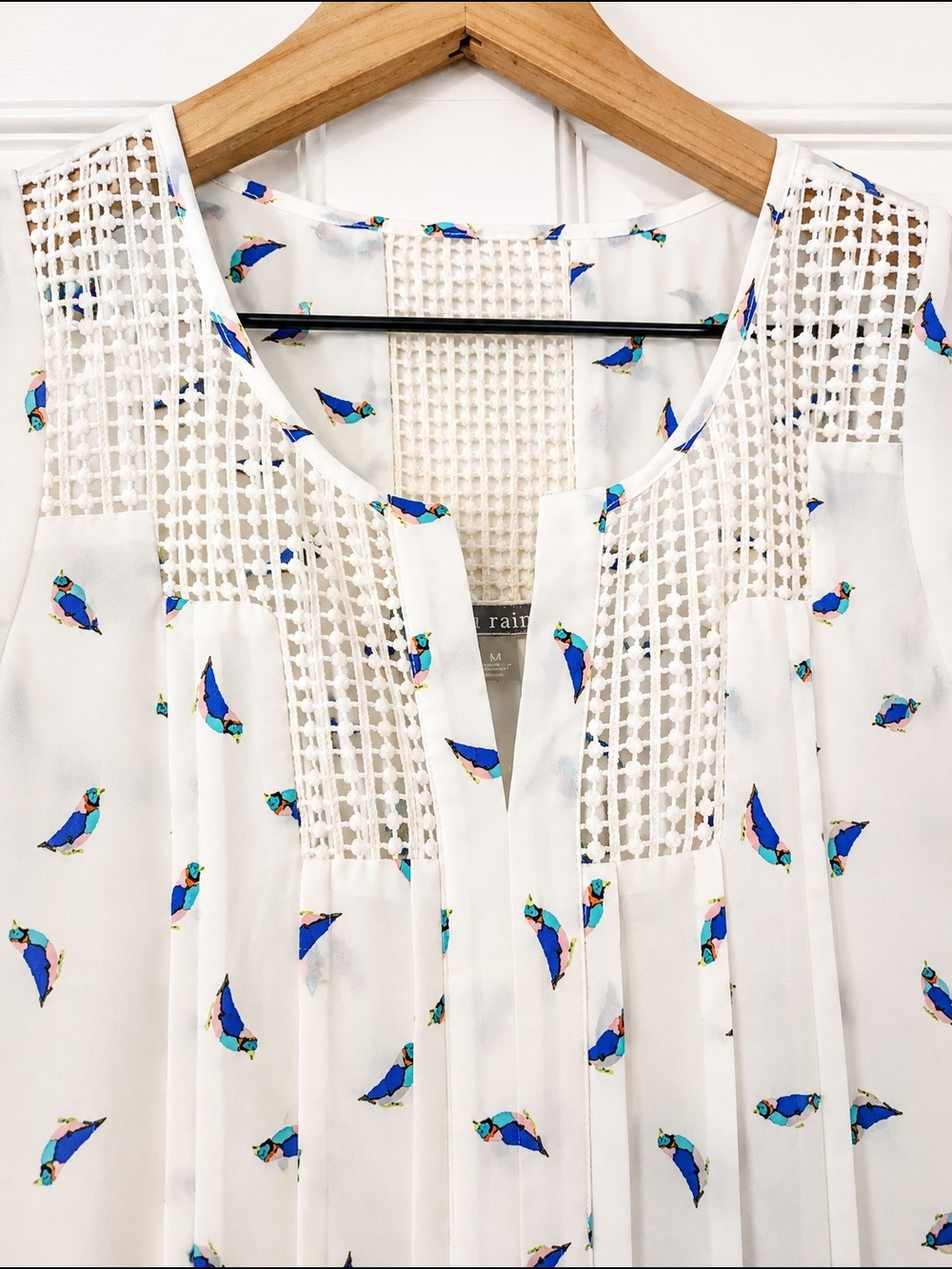 Daniel Rainn Estefany White Bird-Print Cap Sleeve Blouse - Picture 2 of 5